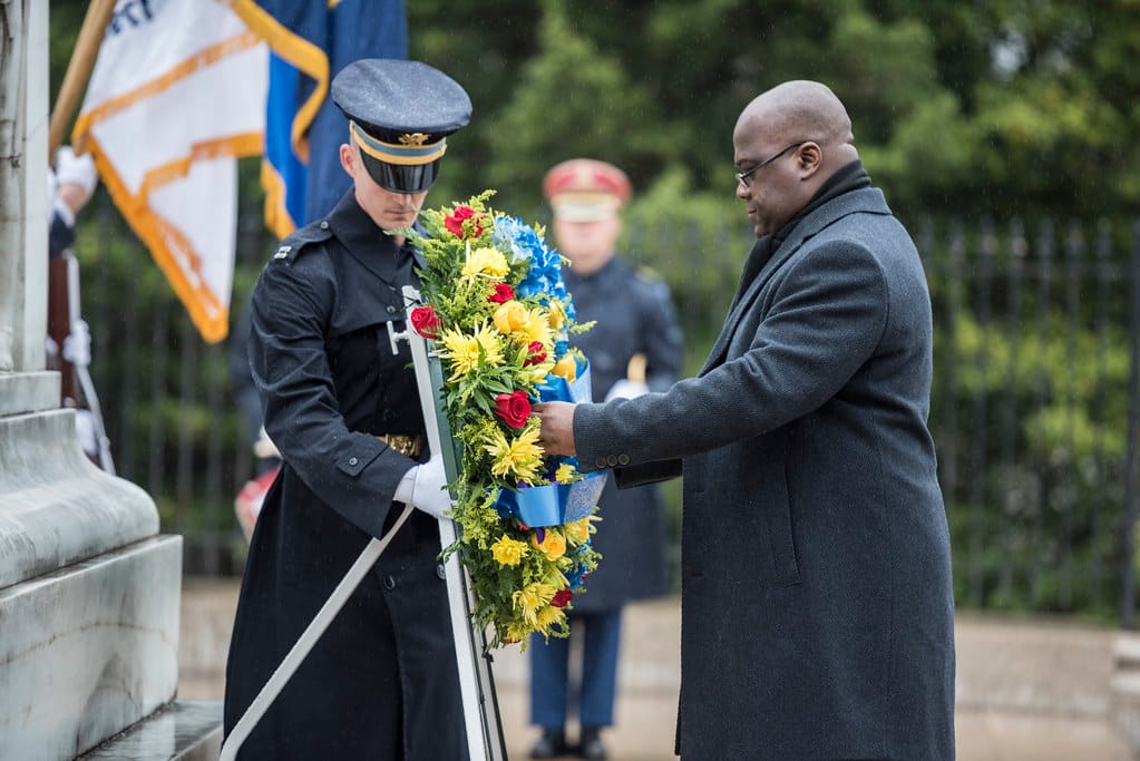 Félix Tshisekedi, président de la République démocratique du Congo, dépose une gerbe lors d’une cérémonie officielle